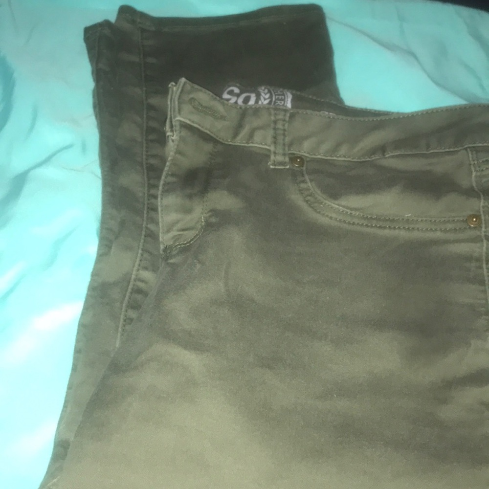 Cropped capris olive green size 13